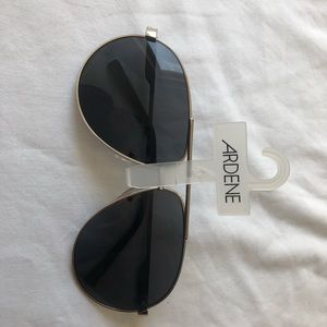 Oval shaped Sunglasses